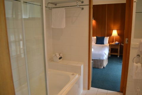 Point Lonsdale Guest House - Broome Tourism 9