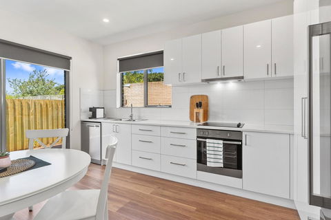 Rosewater Townhouses Dromana - Broome Tourism 8