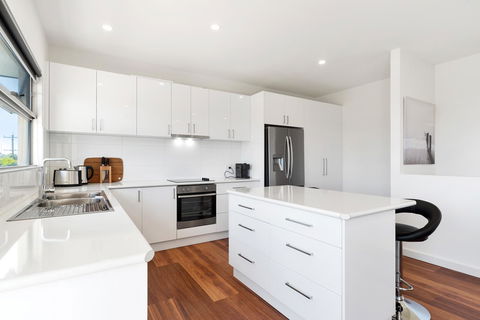 Rosewater Townhouses Dromana - Broome Tourism 24