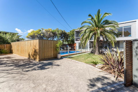 Front Beach House - Broome Tourism 5