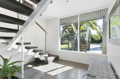 Front Beach House - Broome Tourism 18
