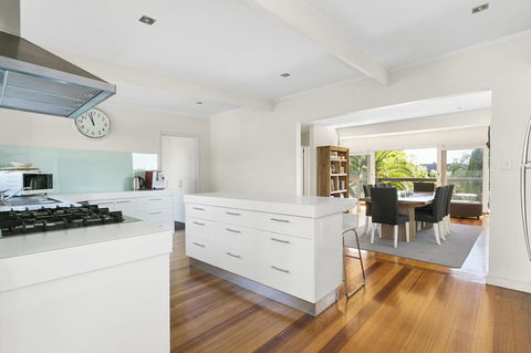 Front Beach House - Broome Tourism 3