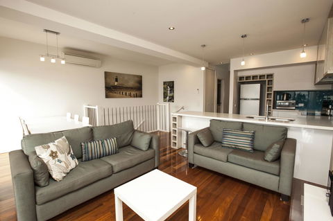 7 Falls Apartments - Broome Tourism 11