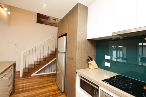 7 Falls Apartments - Broome Tourism 9