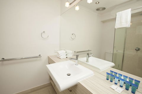 7 Falls Apartments - Broome Tourism 19