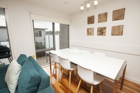 7 Falls Apartments - Broome Tourism 8