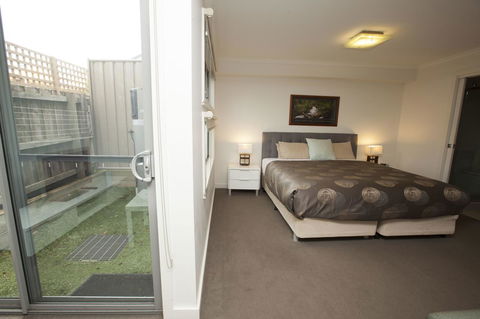 7 Falls Apartments - Broome Tourism 20