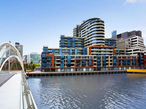 Melbourne Holiday Apartments Flinders Wharf - Broome Tourism 11