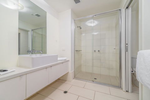 Waterfront Melbourne Apartments - Broome Tourism 32
