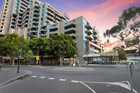 Waterfront Melbourne Apartments - Broome Tourism 21