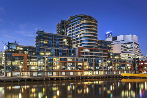 Waterfront Melbourne Apartments - Broome Tourism 0