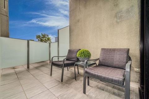 Waterfront Melbourne Apartments - Broome Tourism 30