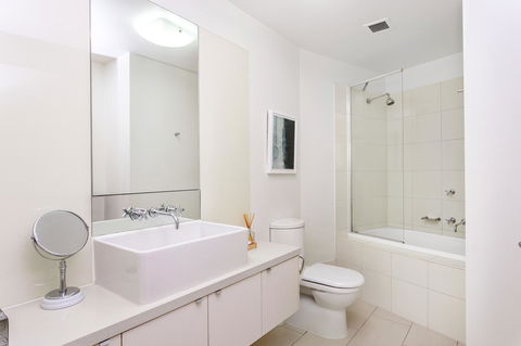 Waterfront Melbourne Apartments - Broome Tourism 37