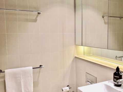 Pride Docklands Waterfront Apartment City View - Broome Tourism 34