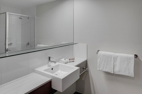 Travelodge Hotel Melbourne Docklands - Broome Tourism 14