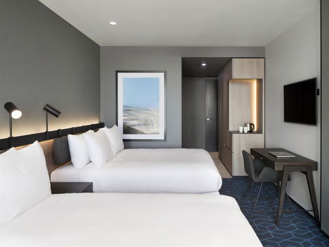Vibe Hotel Melbourne Docklands - Broome Tourism 23