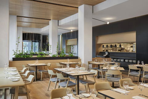 Vibe Hotel Melbourne Docklands - Broome Tourism 35