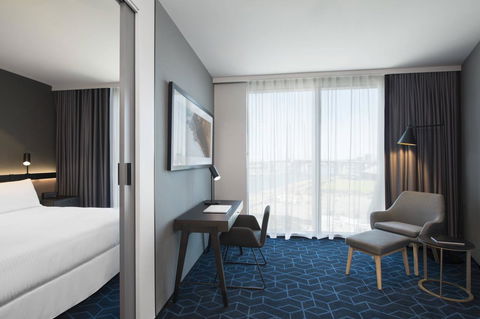 Vibe Hotel Melbourne Docklands - Broome Tourism 37