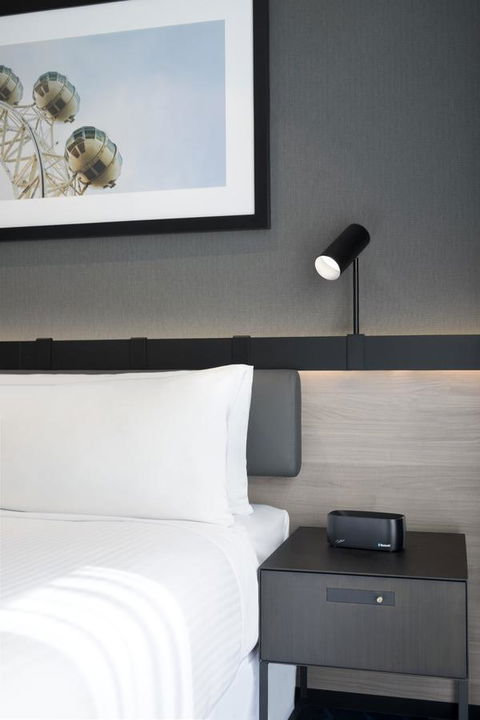 Vibe Hotel Melbourne Docklands - Broome Tourism 7