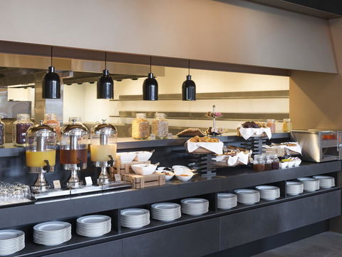 Vibe Hotel Melbourne Docklands - Broome Tourism 18