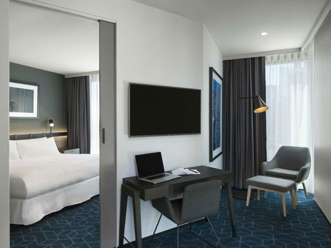 Vibe Hotel Melbourne Docklands - Broome Tourism 12