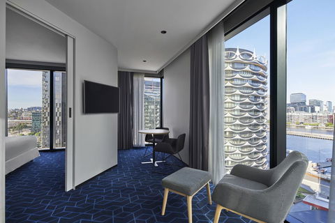 Vibe Hotel Melbourne Docklands - Broome Tourism 3