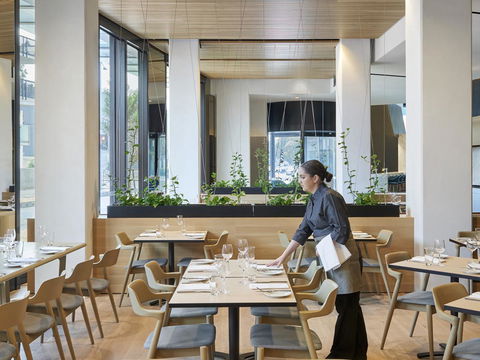 Vibe Hotel Melbourne Docklands - Broome Tourism 17