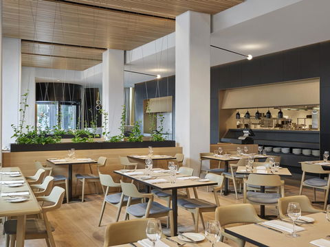 Vibe Hotel Melbourne Docklands - Broome Tourism 19
