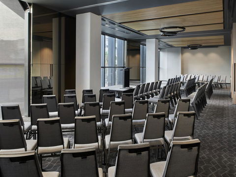 Vibe Hotel Melbourne Docklands - Broome Tourism 33