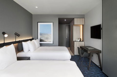 Vibe Hotel Melbourne Docklands - Broome Tourism 42