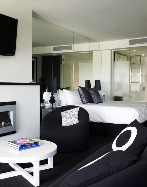 The Cullen Melbourne - Art Series - Broome Tourism 26