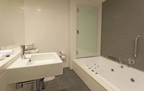 Causeway 353 Hotel - Broome Tourism 9