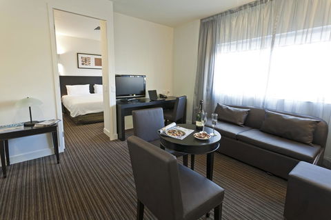 Causeway 353 Hotel - Broome Tourism 10