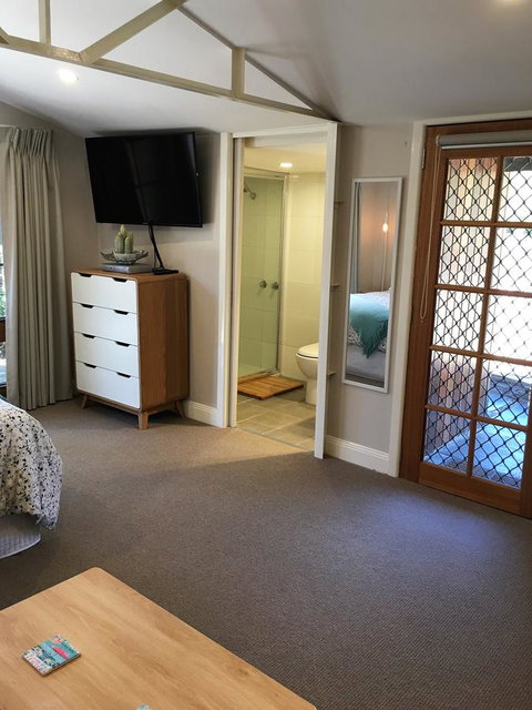 The Cosy Bungalow - Broome Tourism 3