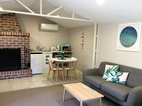 The Cosy Bungalow - Broome Tourism 7