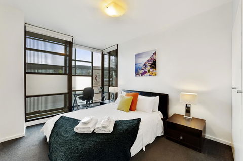 Signature Waterfront Apartments - Broome Tourism 3