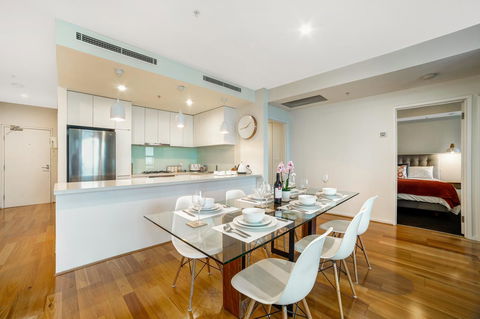 Signature Waterfront Apartments - Broome Tourism 13