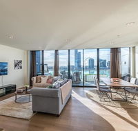 Waterfront 3 Bedroom Luxury Home Victoria Harbour - Broome Tourism