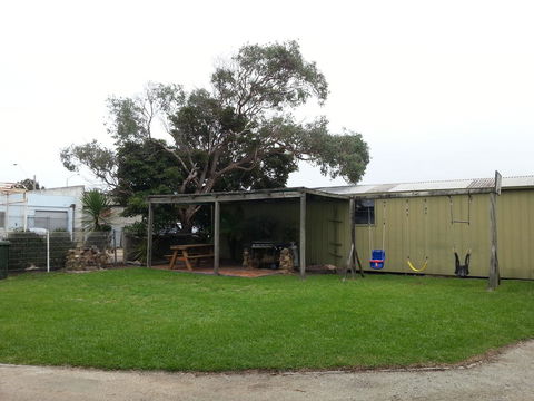 Beachcomber Holiday Units - Broome Tourism 25