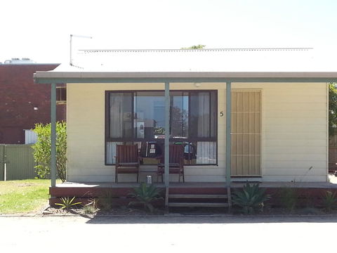 Beachcomber Holiday Units - Broome Tourism 21