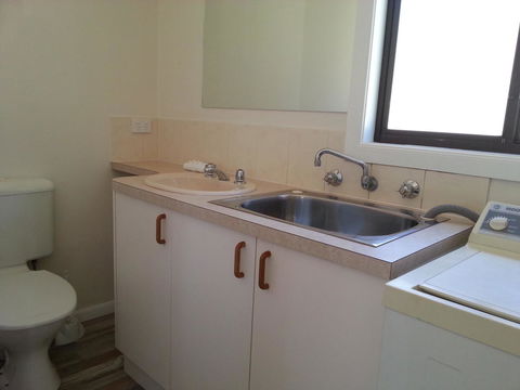 Beachcomber Holiday Units - Broome Tourism 20