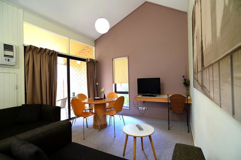 Executive Hideaway - Broome Tourism 16