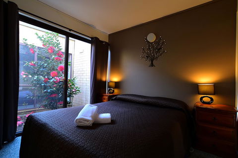 Executive Hideaway - Broome Tourism 21
