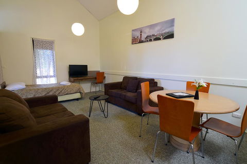 Executive Hideaway - Broome Tourism 12