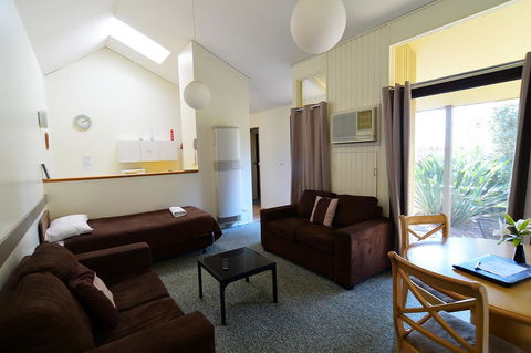 Executive Hideaway - Broome Tourism 23