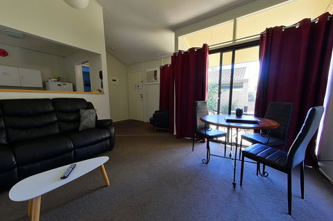 Executive Hideaway - Broome Tourism 42