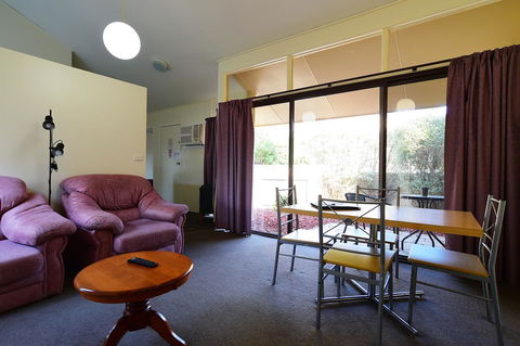 Executive Hideaway - Broome Tourism 32