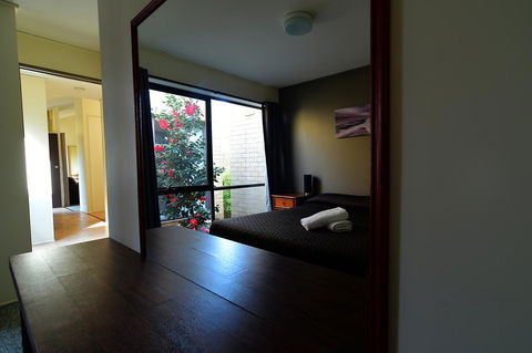 Executive Hideaway - Broome Tourism 19