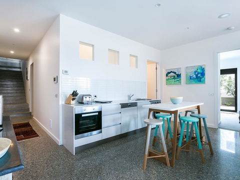 Lansdowne Villa - With Swimming Pool - Broome Tourism 8