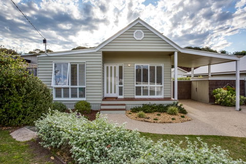 Cute Cottage On Cain - Beach At End Of Street - Broome Tourism 19
